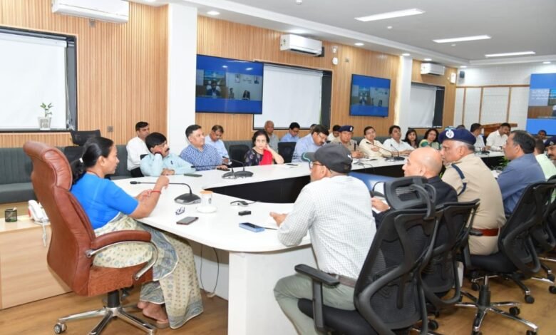 CS राधा रतूड़ी ने राष्ट्रपति के आगमन से पूर्व संबंधित विभागों को व्यवस्थाएं दुरुस्त करने के  दिए निर्देश
