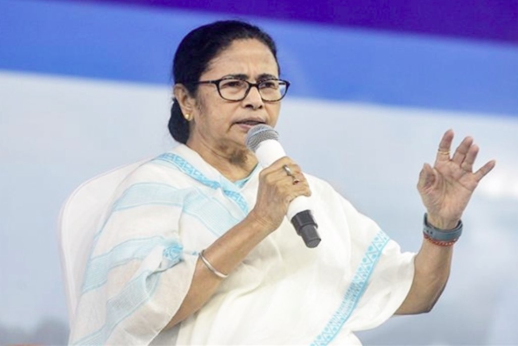 ‘टीएमसी को खत्म करना है तो पहले मुझे मारना होगा’- ममता बनर्जी