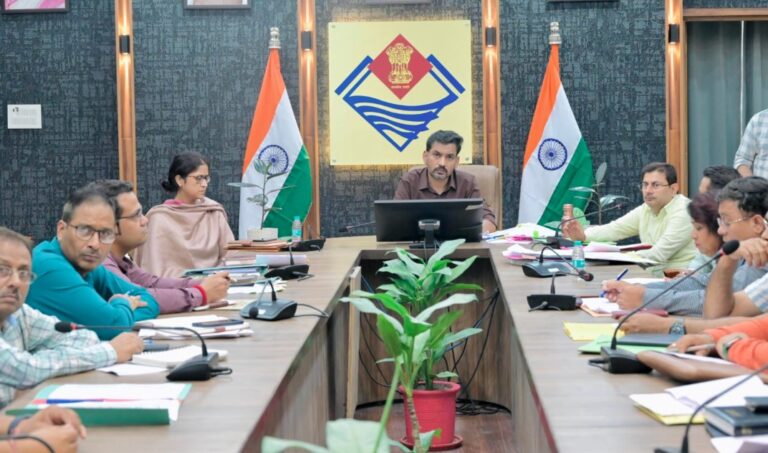निर्माण कार्यों में किसी भी स्तर पर गुणवत्ता से समझौता बर्दाश्त नहीं किया जाएगा- जिलाधिकारी