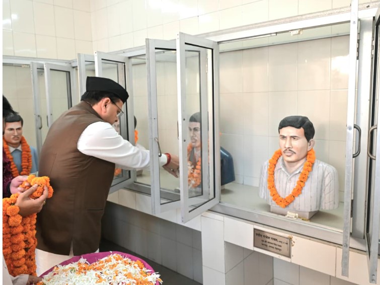 मुख्यमंत्री ने उत्तराखण्ड राज्य आंदोलनकारी शहीदों को अर्पित की श्रद्धांजलि
