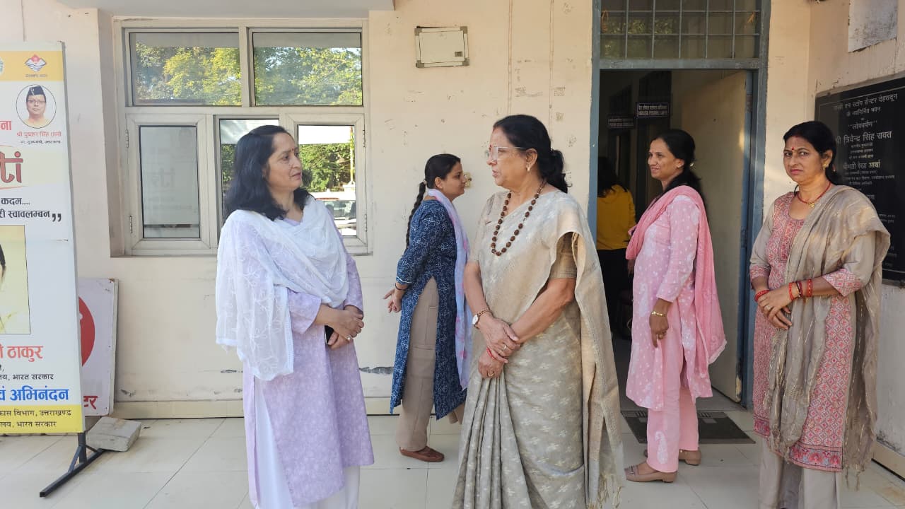 महिला आयोग अध्यक्ष कुसुम कण्डवाल ने सखी वन स्टॉप सेंटर का किया निरीक्षण, सहायता व्यवस्था की समीक्षा