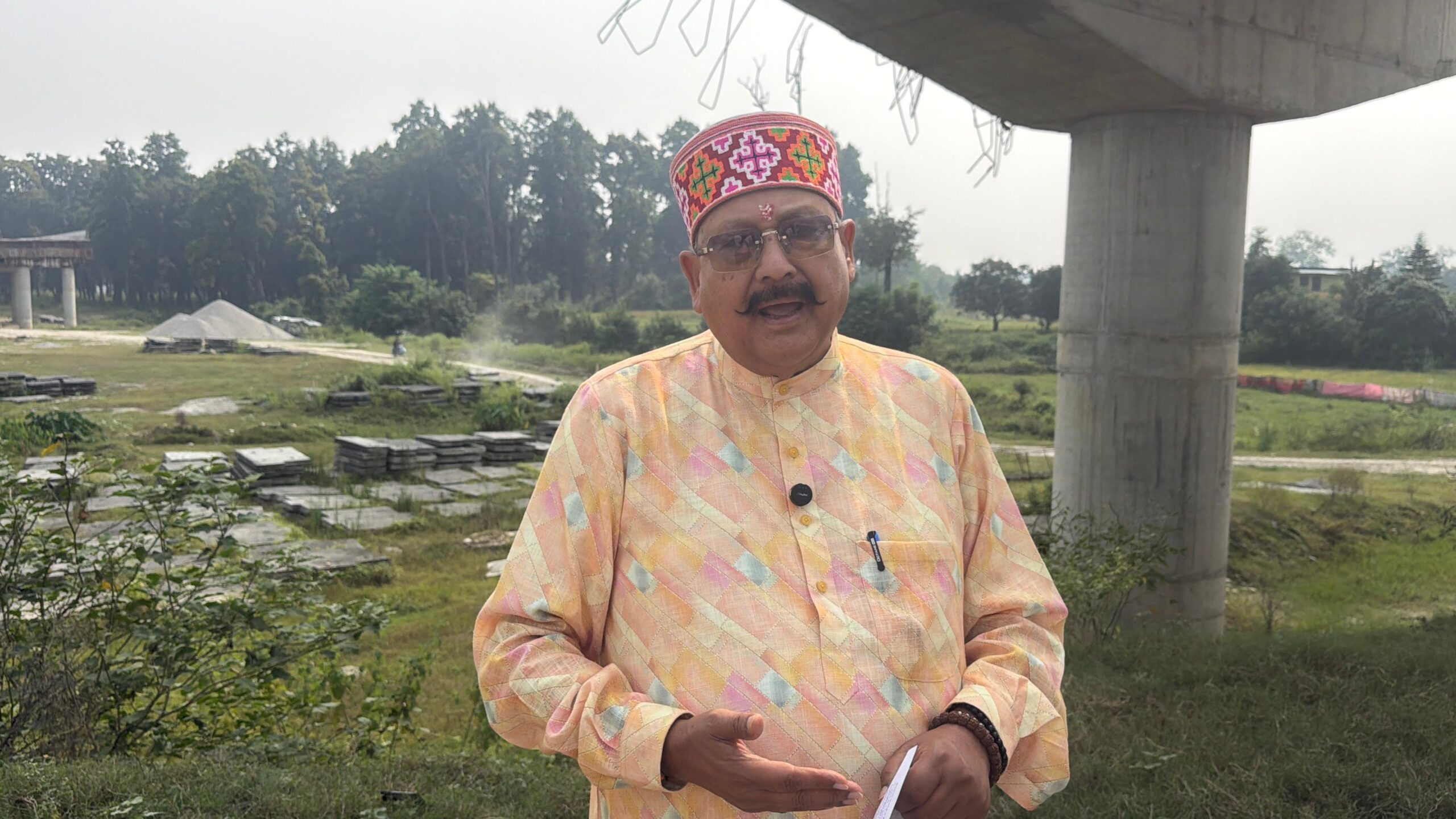 महाराज ने भारत-नेपाल सीमा पर बन रहे ड्राई पोर्ट सहित चार लेन सड़क का किया निरीक्षण
