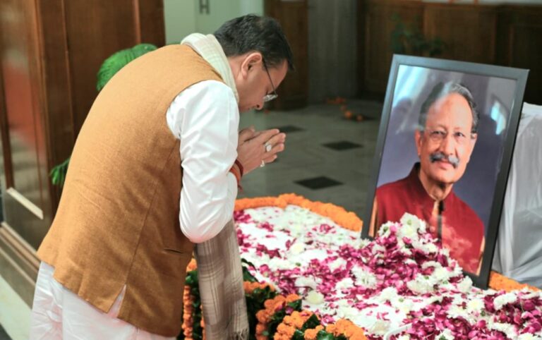 सीएम धामी ने विधानसभा में पूर्व मुख्यमंत्री स्वर्गीय मेजर जनरल भुवन चन्द्र खण्डूड़ी को दी भावभीनी श्रद्धांजलि